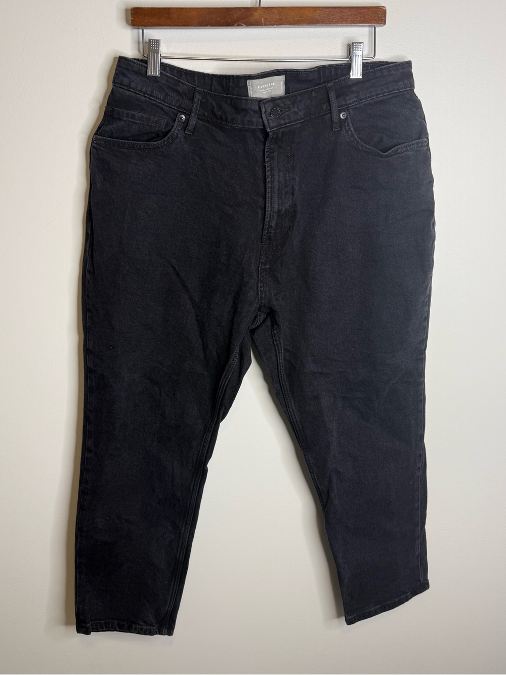 Everlane Organic Cotton The Curvy Cheeky Jean | Washed Black | size 33 crop